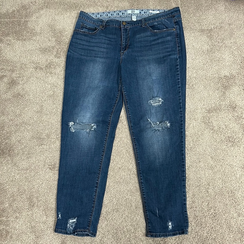 Distressed Bestie Jeans Vintage America
